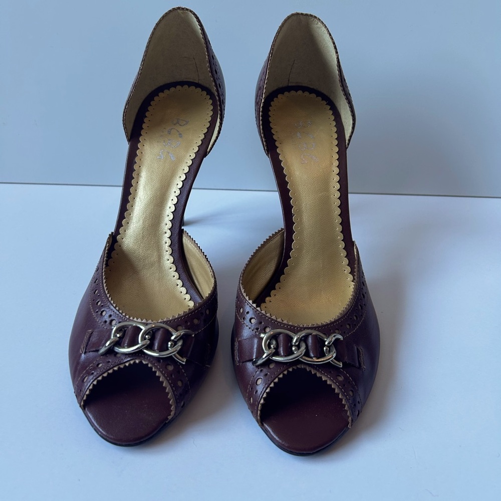 BCBG brown pumps